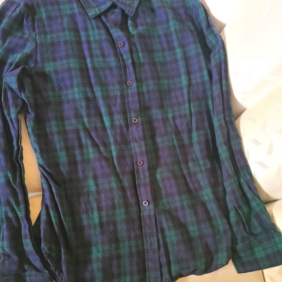 Ladies plaid button down - Picture 2 of 3